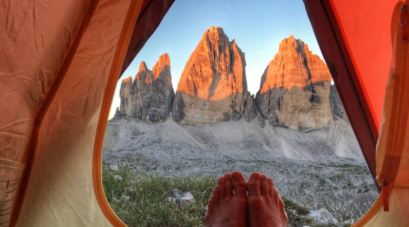 découvrez les joies du camping à travers des paysages magnifiques, des activités en plein air et des moments inoubliables en famille ou entre amis. que vous soyez amateur de tente, de caravaning ou de locations insolites, vivez une expérience unique en pleine nature.