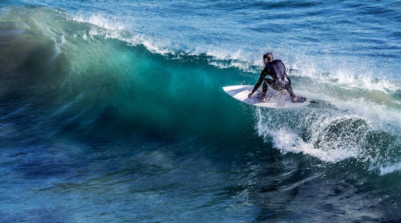découvrez le monde passionnant du surfing, où les vagues rencontrent la liberté. explorez des astuces, des techniques et des destinations incontournables pour profiter pleinement de ce sport nautique exaltant.