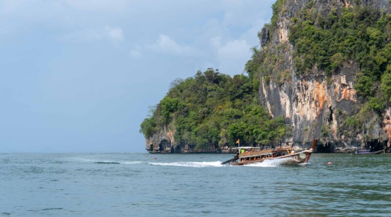 partez à l'aventure avec notre guide sur l'exploration des îles. découvrez des paysages époustouflants, des cultures fascinantes et des activités passionnantes qui vous attendent sur chaque île. que vous soyez amateur de randonnée, de plongée ou de détente sur la plage, notre exploration des îles vous inspirera à créer des souvenirs inoubliables.