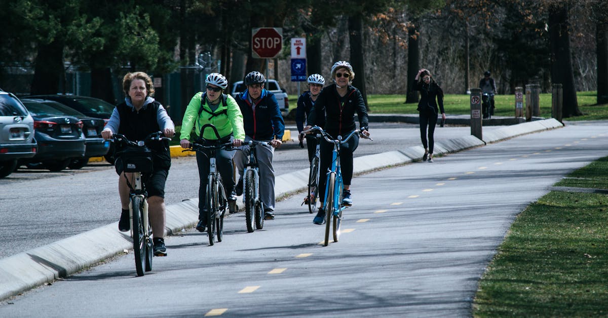 découvrez l'univers du cyclisme avec nos conseils, astuces et informations sur les équipements, les itinéraires de randonnée à vélo et les bienfaits de cette activité pour la santé. que vous soyez débutant ou cycliste expérimenté, trouvez l'inspiration pour vos prochaines aventures à deux roues.
