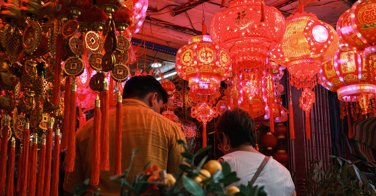 découvrez l'effervescence d'un night market, un lieu incontournable pour déguster des spécialités culinaires locales, explorer des artisanats uniques et profiter d'une ambiance festive sous les lumières scintillantes. plongez dans une expérience nocturne inoubliable!