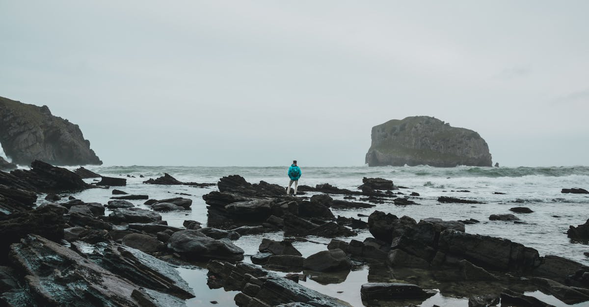 découvrez l'univers passionnant de la pelote basque, un sport traditionnel plein d'émotions et d'habileté. plongez dans ses règles, son histoire et les différentes variantes de cette discipline emblématique du pays basque.