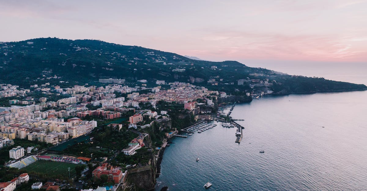 découvrez des villages de vacances idylliques où détente et loisirs s'unissent pour des séjours inoubliables en famille ou entre amis. profitez d'activités variées au cœur de paysages enchanteurs, et créez des souvenirs mémorables dans des destinations de rêve.