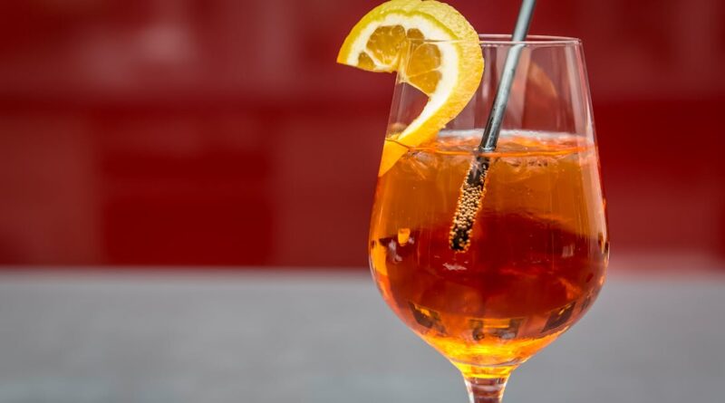 découvrez l'art des cocktails avec notre sélection exquise de recettes créatives et savoureuses. que vous soyez novice ou mixologue expérimenté, trouvez l'inspiration pour épater vos invités lors de vos soirées !
