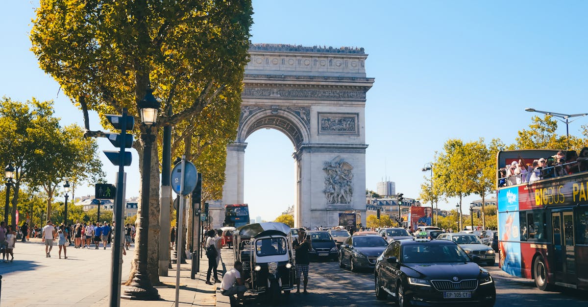 découvrez les sentiers artistiques qui vous plongent dans un univers créatif, où chaque pas révèle des œuvres fascinantes et des paysages inspirants. partez à l'aventure sur ces parcours uniques, alliant nature et art, et laissez-vous séduire par la beauté qui vous entoure.