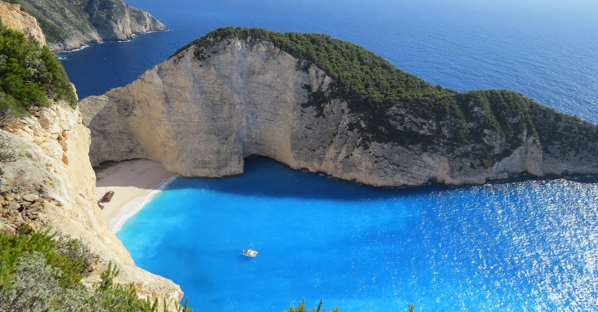 découvrez les plages de rêve qui vous attendent ! du sable fin aux eaux cristallines, plongez dans un univers de détente et de plaisir. parfaites pour des vacances en famille, des escapades romantiques ou des aventures entre amis, nos plages offrent une variété d'activités et de paysages à explorer. préparez-vous à vivre des moments inoubliables au bord de la mer !