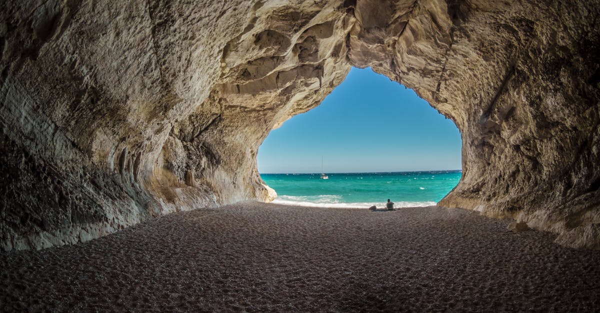 découvrez les plages paradisiaques qui attendent votre visite, avec du sable fin, des eaux cristallines et des paysages à couper le souffle. profitez d'activités nautiques, de moments de détente au soleil et d'une ambiance relaxante, le tout dans des destinations de rêve.
