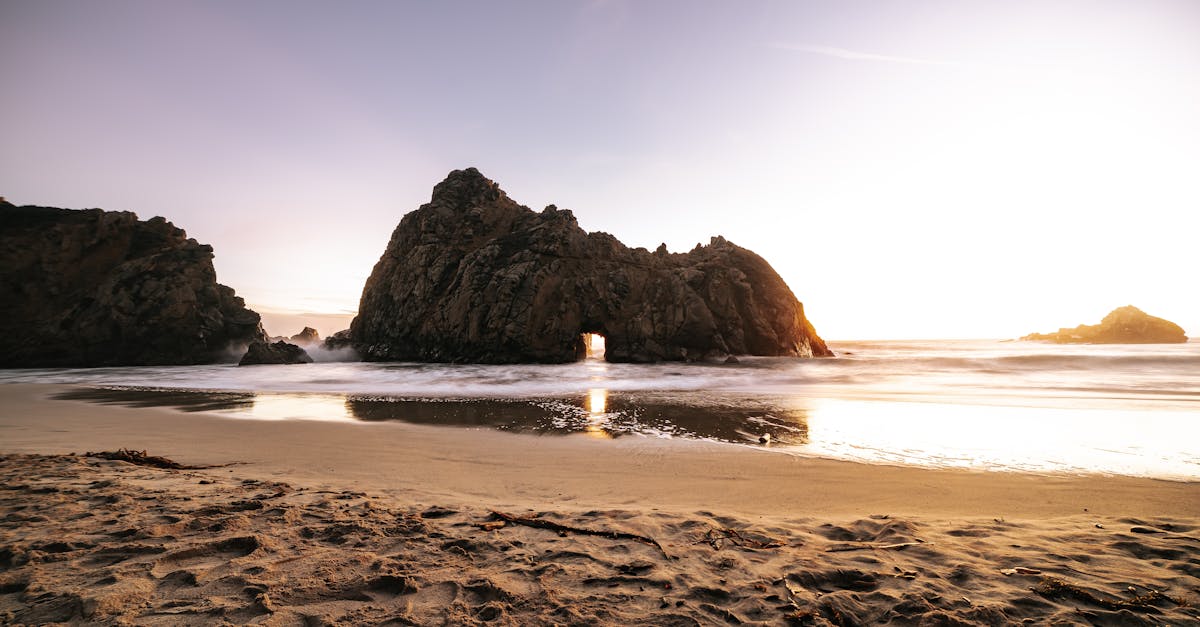 découvrez les plus belles plages du monde, où le sable doré et les eaux cristallines vous invitent à la détente. profitez des activités nautiques, des paysages à couper le souffle et des escapades idylliques sur ces rivages paradisiaques.