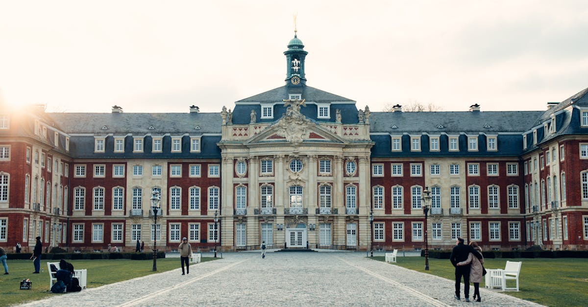 découvrez le château de beaulon, un véritable joyau architectural situé au cœur de la nature, offrant une vue imprenable et une riche histoire à explorer. venez vous plonger dans son ambiance médiévale et profiter de ses magnifiques jardins.