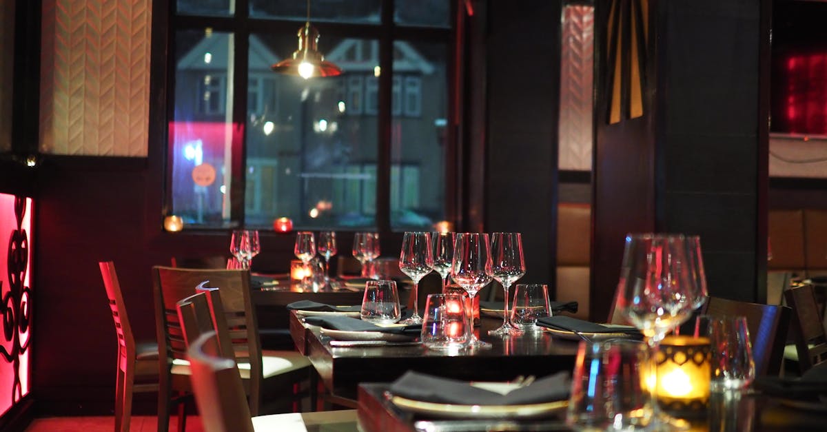 découvrez notre restaurant chaleureux où la passion de la cuisine rencontre un service impeccable. savourez des plats faits maison préparés avec des ingrédients frais et locaux, dans une ambiance conviviale. réservez votre table pour une expérience culinaire inoubliable !