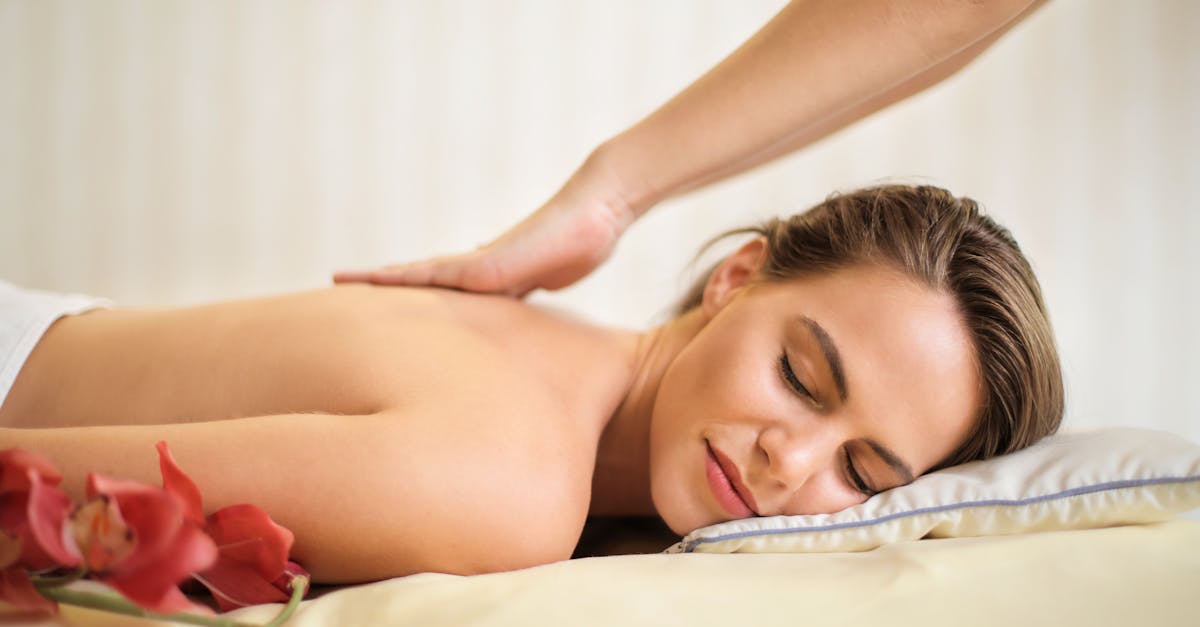 découvrez notre spa, un havre de paix dédié à votre bien-être. offrez-vous des soins relaxants, des massages apaisants et des moments de détente inoubliables dans un cadre raffiné. reconnectez-vous avec vous-même et revitalisez votre esprit dans notre oasis de sérénité.