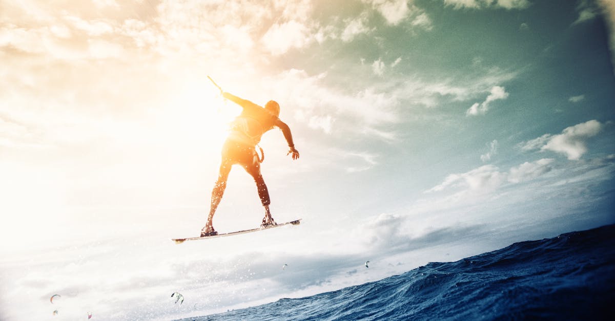 découvrez le wakeboarding, ce sport nautique palpitant qui allie adrenaline et maîtrise. que vous soyez débutant ou rider expérimenté, plongez dans l'univers du wakeboard et apprenez des tricks impressionnants tout en profitant des sensations fortes sur l'eau. rejoignez la communauté des passionnés et vivez des expériences inoubliables.